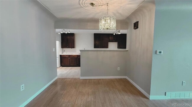 Building Photo - 273 S 13th Ave