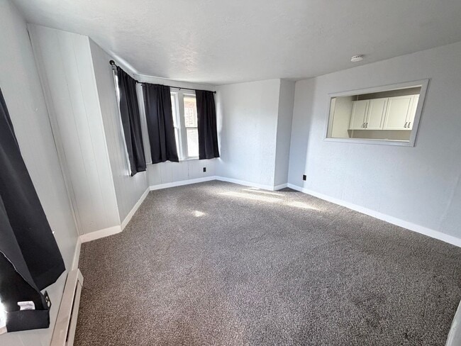 Building Photo - 217 S Dorman St