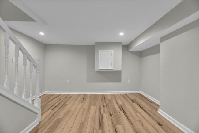 Building Photo - 2042 E Fayette St