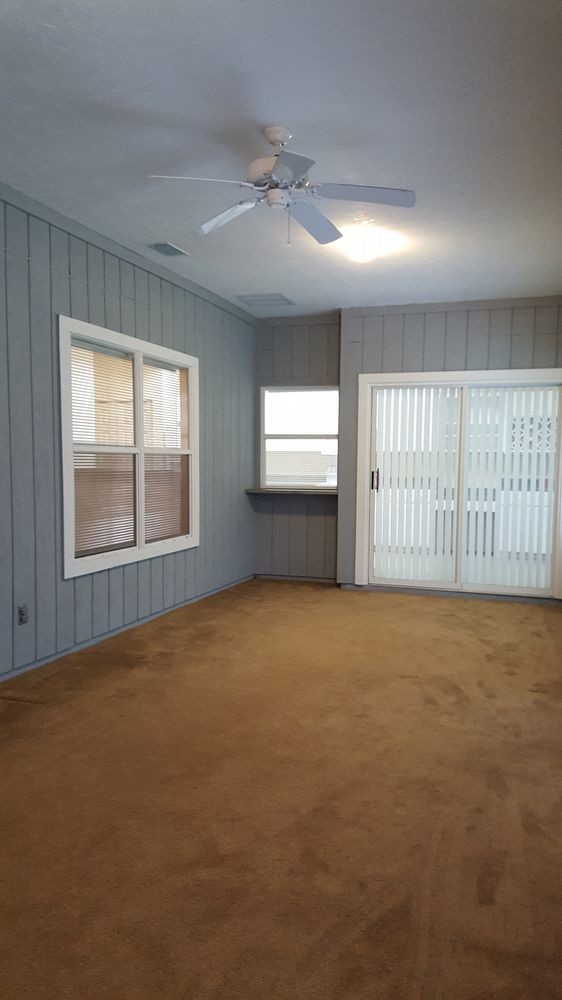 Building Photo - Capri Home