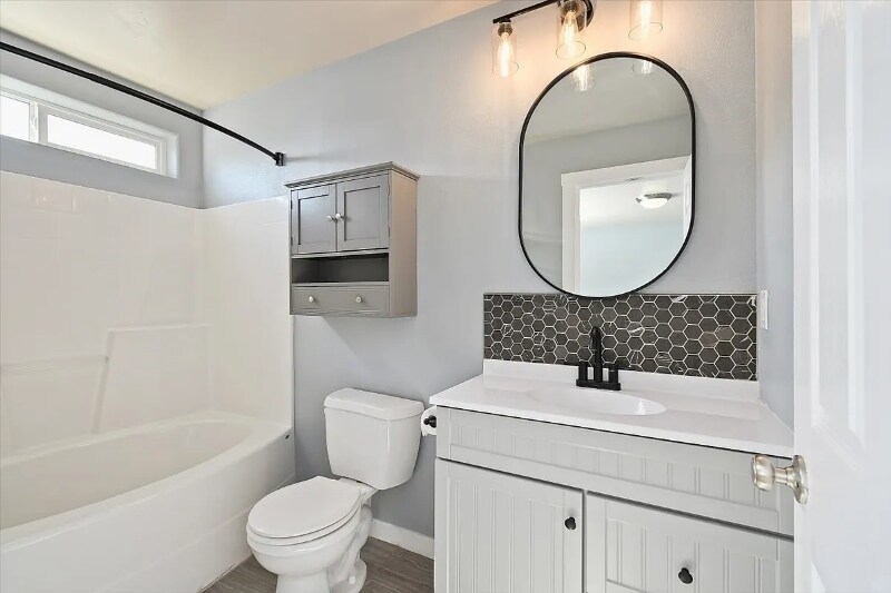 Building Photo - 2114 N Rosedust Dr