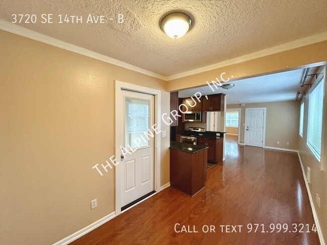 Building Photo - 2 Bedroom Unit in Brooklyn!