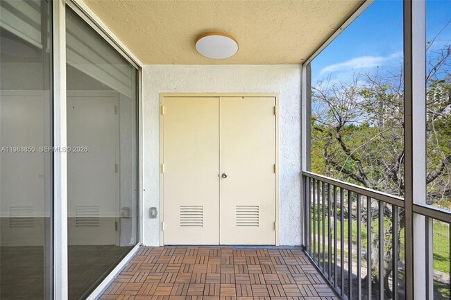 Building Photo - 8343 Lake Dr