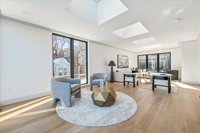 Building Photo - 57 University Rd