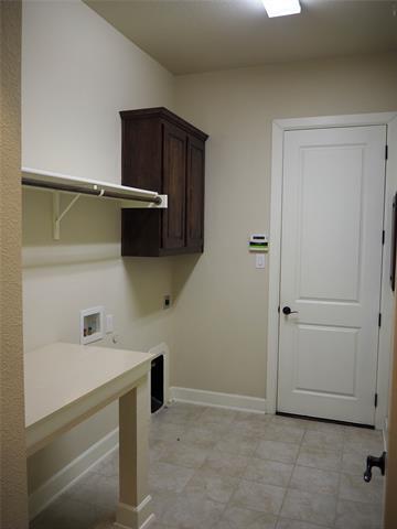 Building Photo - 400 Sunflower Ave