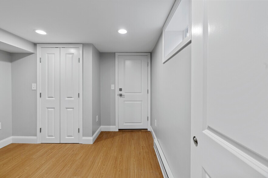 Building Photo - 376 Arnolds Neck Dr