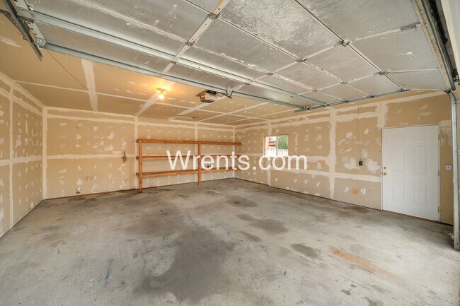 Building Photo - Newly renovated 3bd 2bath Shadle Rancher MUST SEE