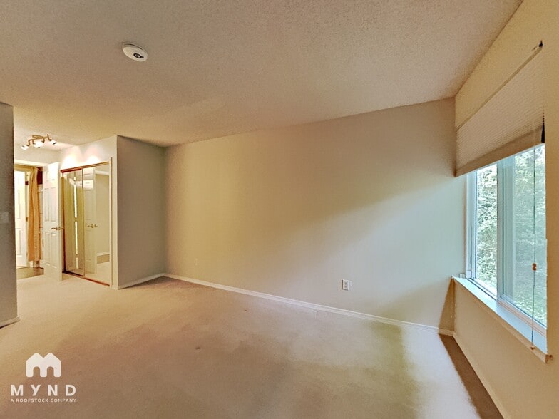 Building Photo - 13717 Linden Ave N