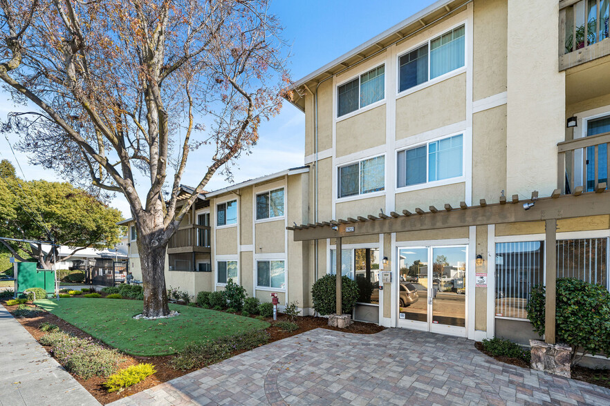 Building Photo - Vista Creek Apartments