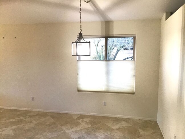 Building Photo - 3Bd/2ba Nice, clean in Rancho Vistoso, 3 Car Garage, Oro Valley