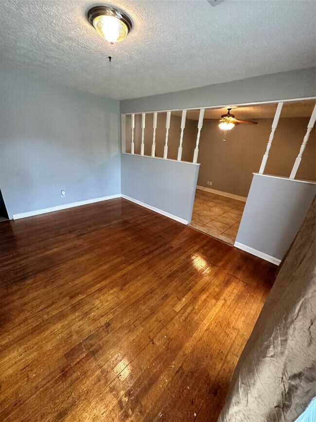 Building Photo - 5758 Belneath St