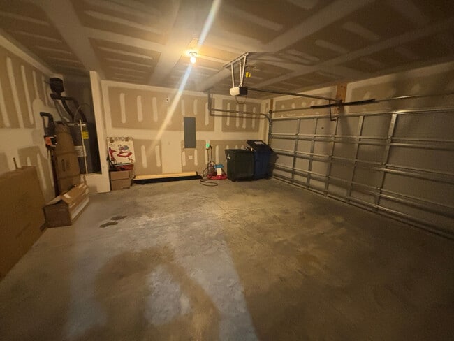 Building Photo - Room in House on Justice Union Ct