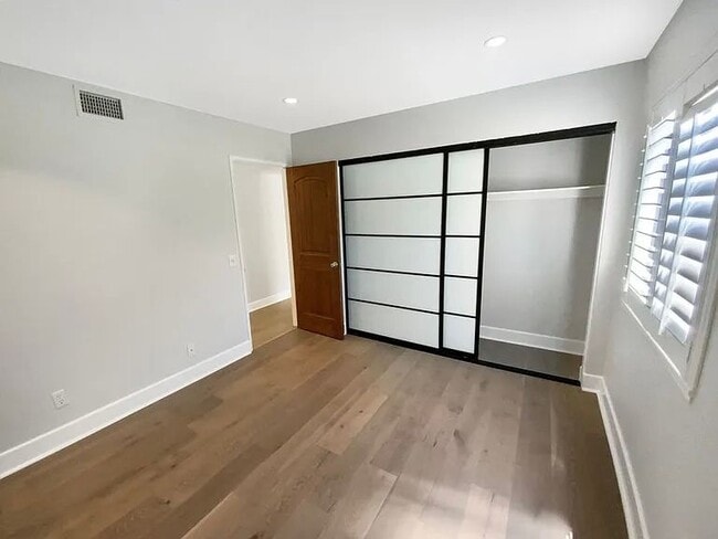 Building Photo - 5982 Birdie Dr