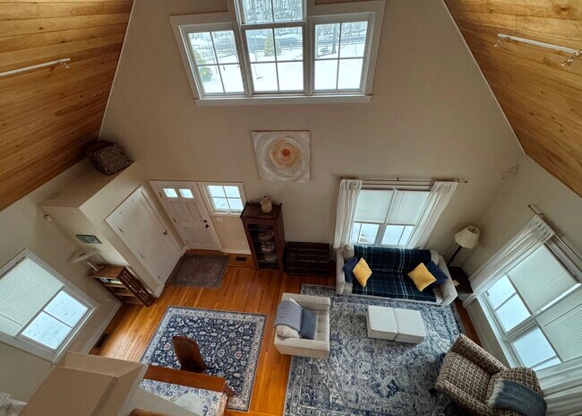 Building Photo - 33 Copse Rd
