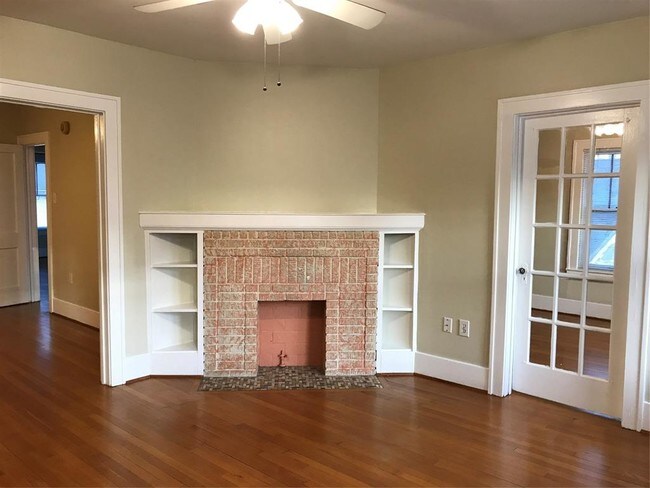 Building Photo - 1719 Dunlavy St