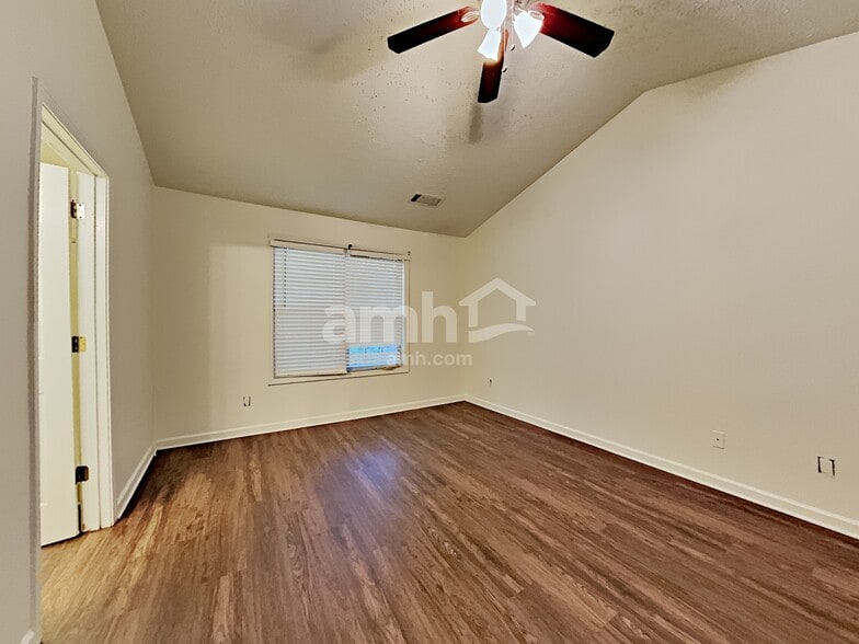 Building Photo - 6465 Chestnut Bend Dr