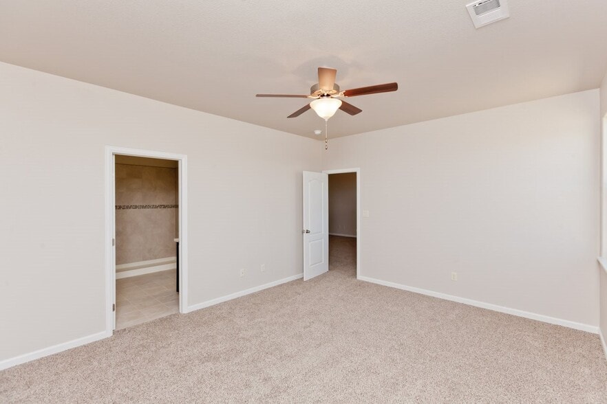 Master Bedroom - 119 Dry Creek Ct