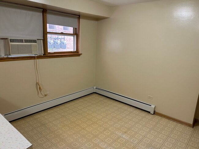 Building Photo - 2840 73rd Ave