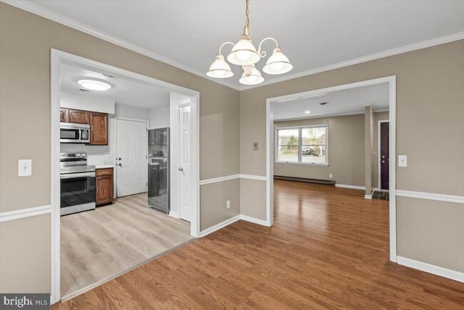 Building Photo - 260 Hill Crest Dr