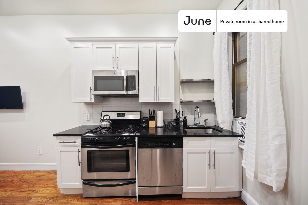 Building Photo - Room in Shared 4 bed/1 bath home