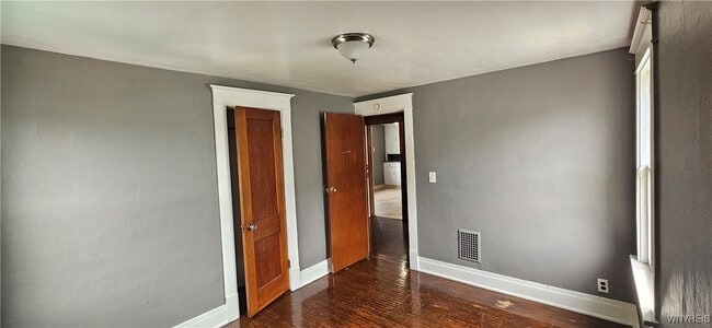 Building Photo - 220 Dartmouth Ave