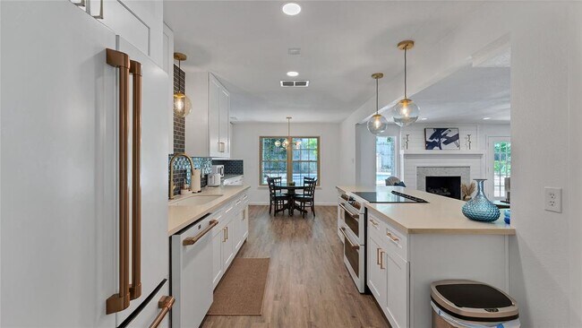 Building Photo - 7507 Stonecliff Dr