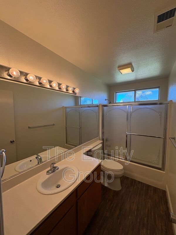 Building Photo - 4300 E Feemster Ave