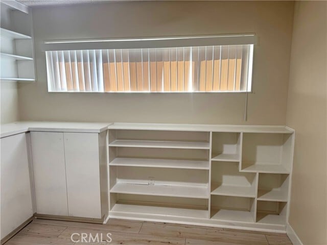 Building Photo - 623 N Rimhurst Ave