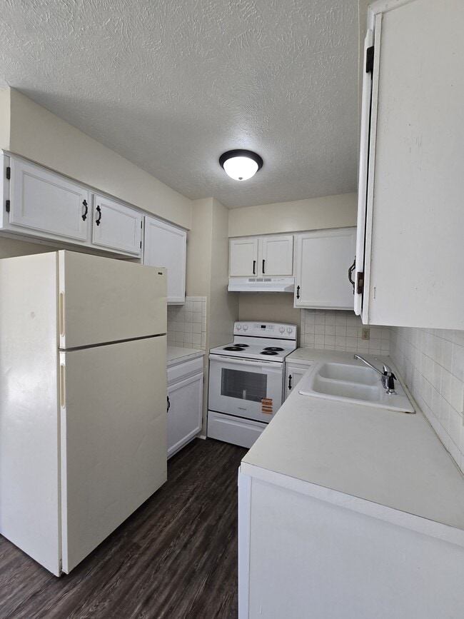 Building Photo - 3824 W Elm St