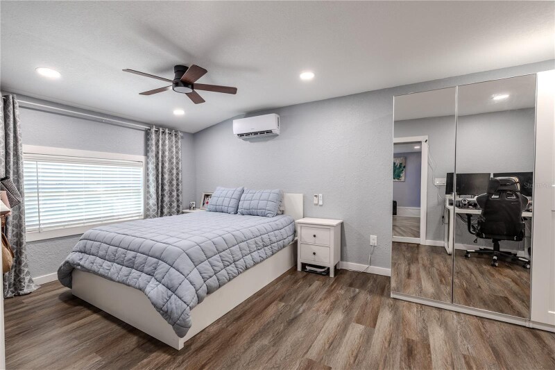 Building Photo - 4210 E Sandalwood Cir S