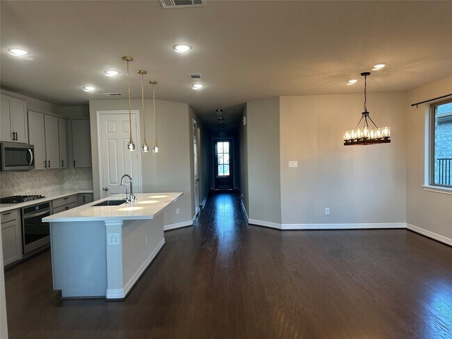 Building Photo - 13034 Rowan Grn Dr