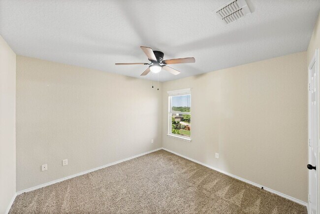 Building Photo - Flexible 5-Bedroom Rental Home in Alamo Ra...