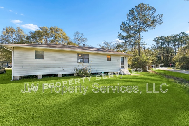 Building Photo - 206 Sunset Dr