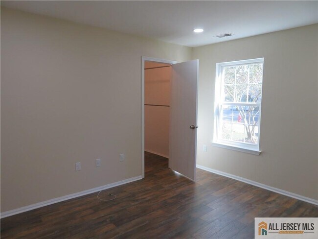 Building Photo - 95 Pennsylvania Way