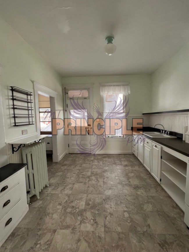 Building Photo - 805-807 W Galena St