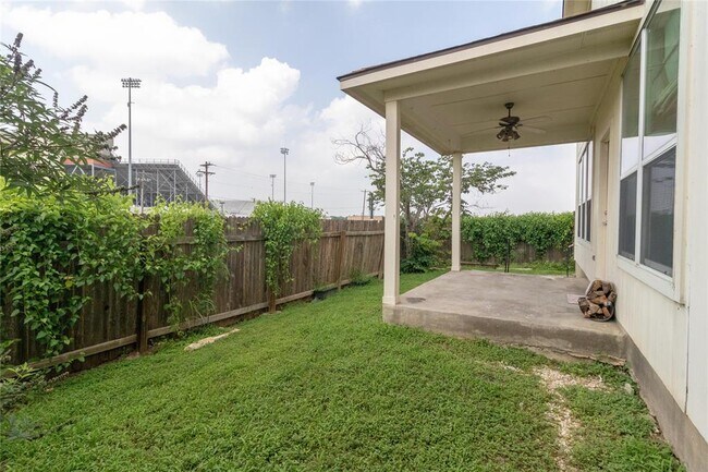 Building Photo - 1103 Apollo Ln