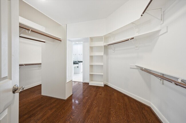 Building Photo - 5826 Santa Fe Springs Dr