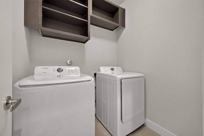Building Photo - 8802 Hollister Pine Ct