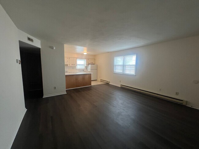 Building Photo - Maury811