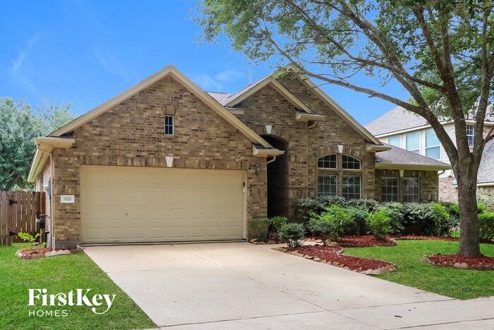 Building Photo - 3211 Oak Park Ln
