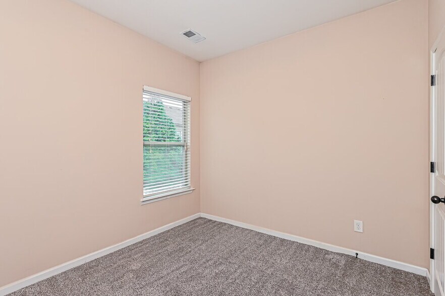 Building Photo - 3858 Humber Ct