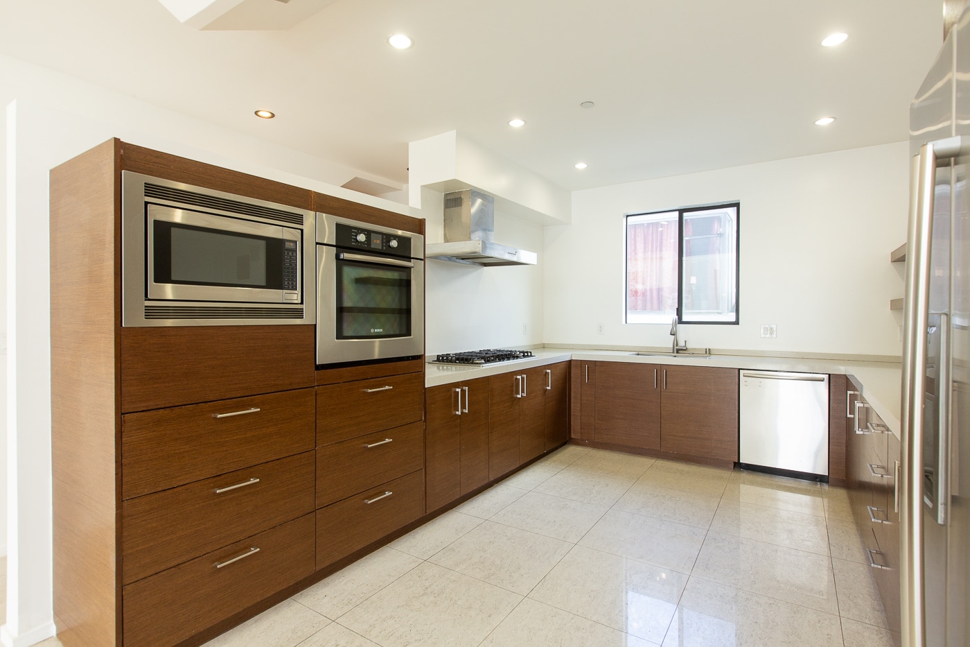Building Photo - 8639 Whitworth Dr
