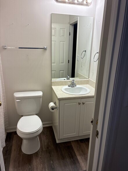 Building Photo - 474 Regency Park Dr