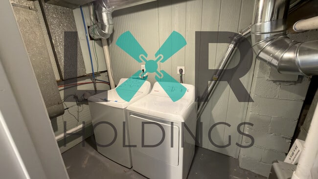 Building Photo - 318 White Ave