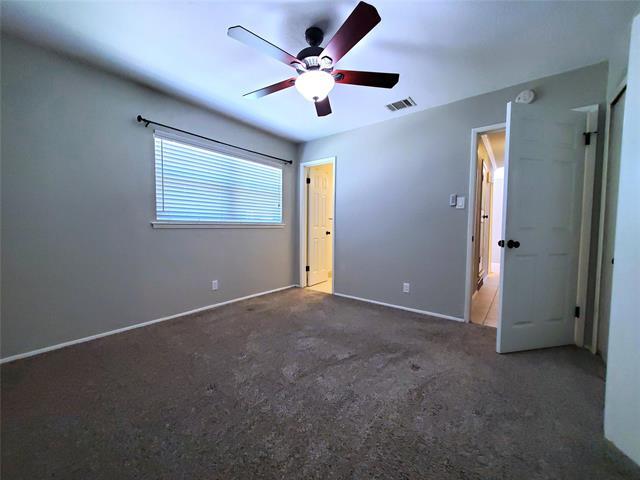 Building Photo - 806 Greenhaven Dr