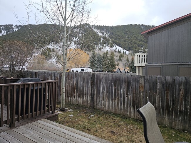 Building Photo - 1070 Elk Run Ln