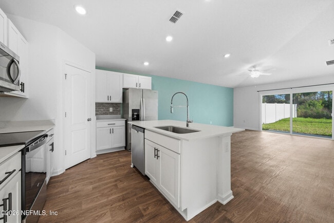 Building Photo - 67 Rose Dr