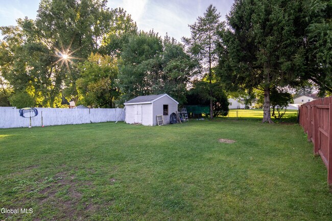 Building Photo - 31 Berkshire Dr