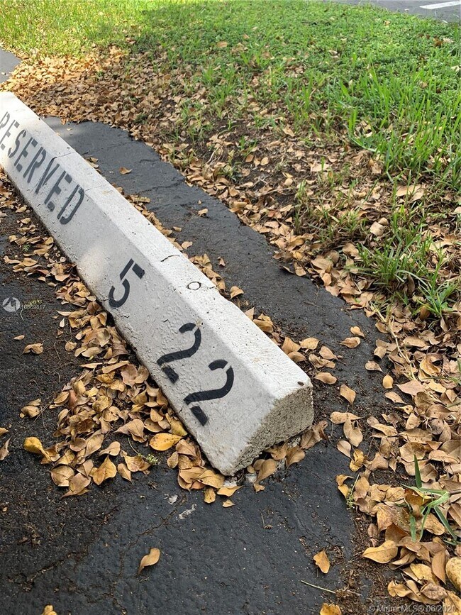 Building Photo - 9450 Poinciana Pl