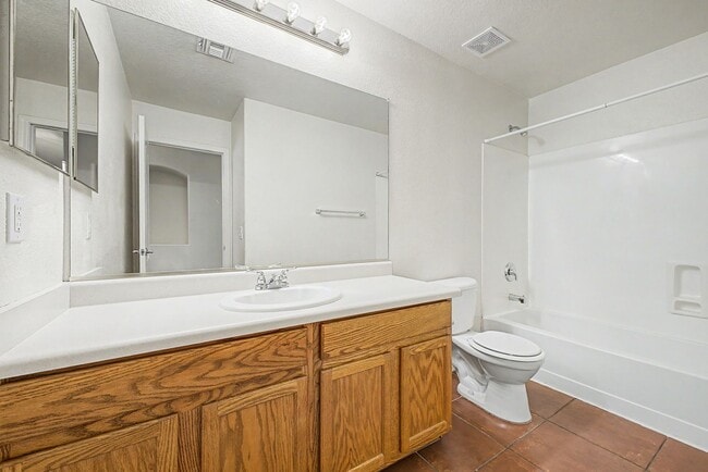 Building Photo - 41704 W Sunland Dr
